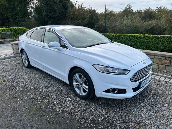 Ford Mondeo Hatchback, Diesel, 2017, White