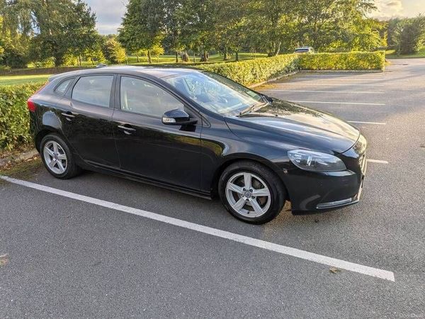 Volvo V40 Hatchback, Diesel, 2014, Black