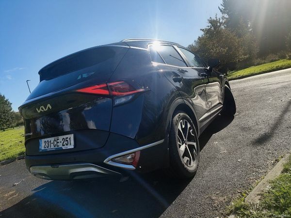 Kia Sportage SUV, Diesel Hybrid, 2023, Black