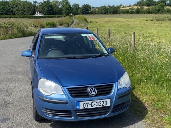 Volkswagen Polo Hatchback, Petrol, 2007, Blue