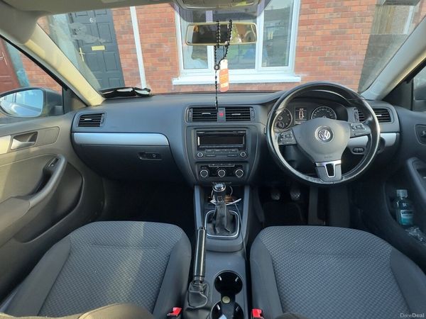 Volkswagen Jetta Saloon, Petrol, 2013, Grey