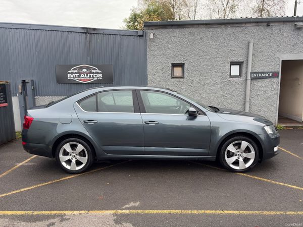 Skoda Octavia Saloon, Diesel, 2016, Grey