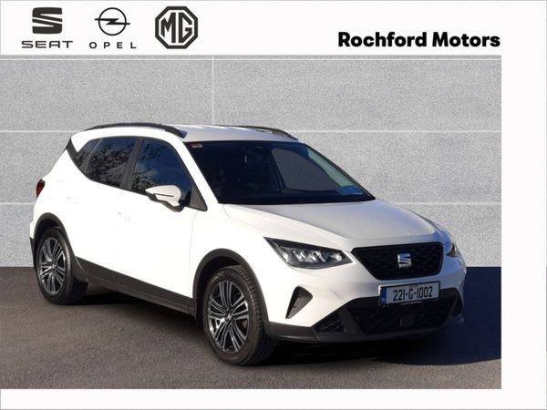 SEAT Arona Hatchback, Petrol, 2022, White