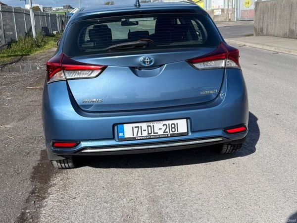 Toyota Auris MPV, Petrol Hybrid, 2017, Blue