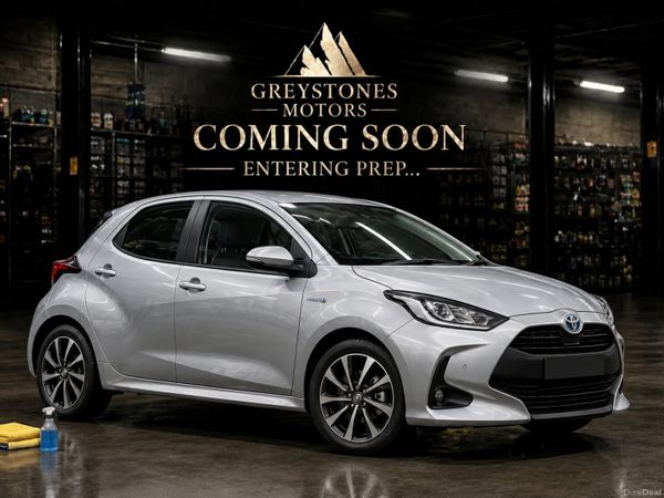 Toyota Yaris Hatchback, Petrol Hybrid, 2021, Silver
