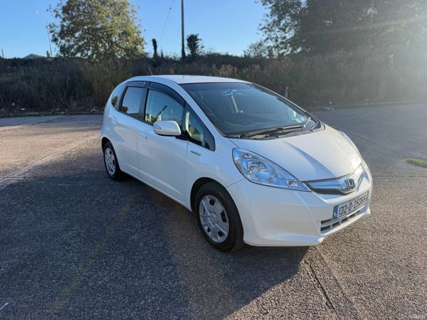 Honda Fit Hatchback, Petrol Hybrid, 2013, White