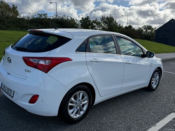 Hyundai i30 Hatchback, Diesel, 2016, White