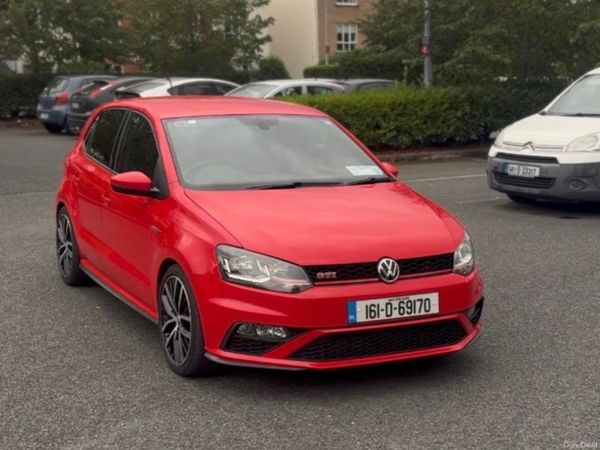 Volkswagen Polo Hatchback, Petrol, 2016, Red