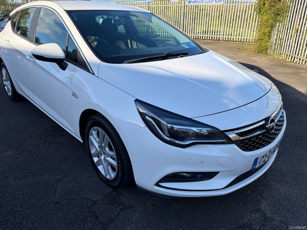 Opel Astra Hatchback, Diesel, 2017, White