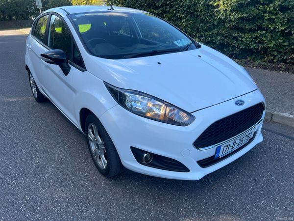 Ford Fiesta Hatchback, Petrol, 2017, White