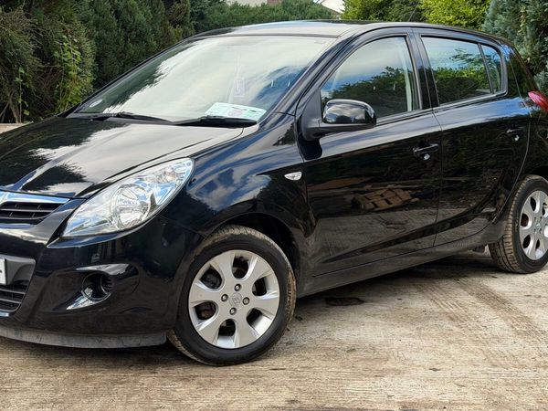 Hyundai i20 Hatchback, Petrol, 2012, Black