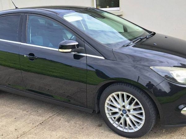 Ford Focus Hatchback, Petrol, 2014, Black