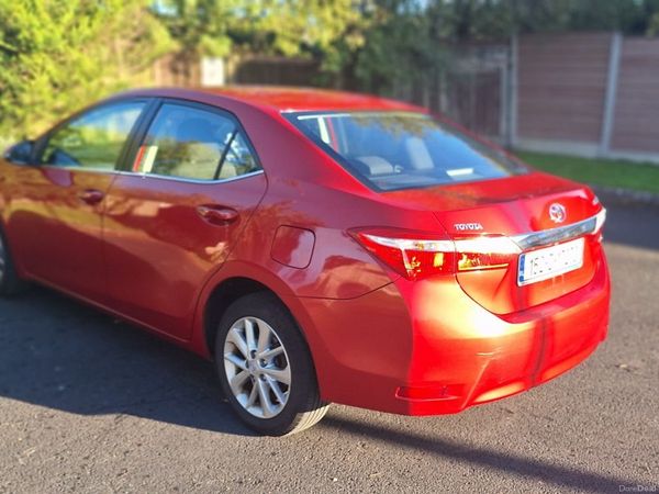 Toyota Corolla Saloon, Diesel, 2015, Red