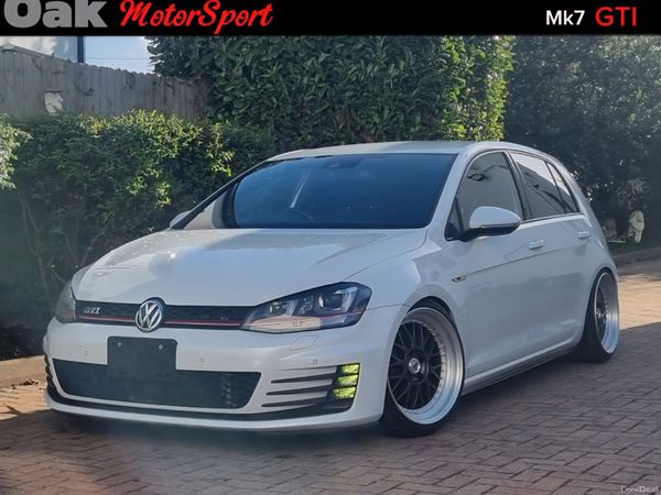 Volkswagen Golf Hatchback, Petrol, 2016, White
