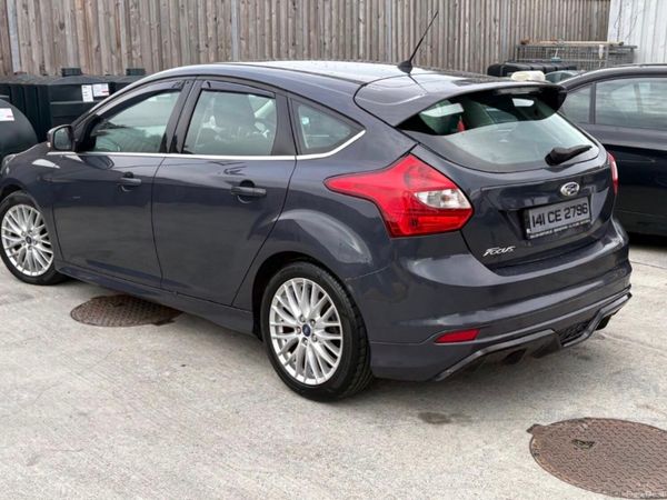 Ford Focus Hatchback, Diesel, 2014, Grey