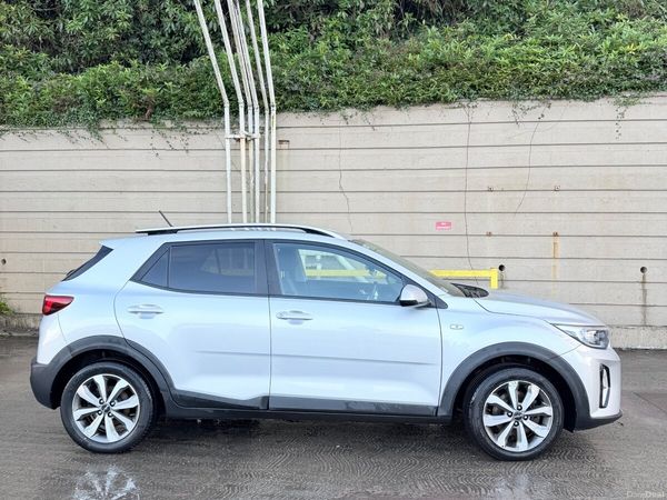 Kia Stonic Estate/Jeep, Petrol, 2022, Grey