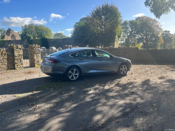 Opel Insignia Hatchback, Diesel, 2020, Grey