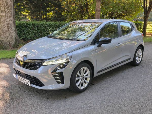 Renault Clio Hatchback, Petrol, 2025, Grey