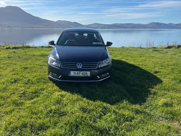 Volkswagen Passat Saloon, Diesel, 2011, Blue