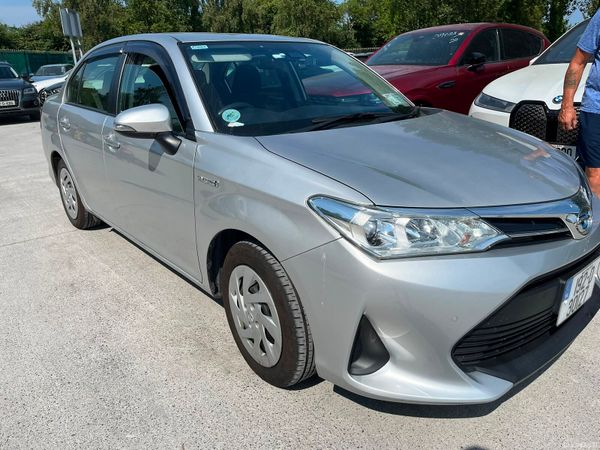 Toyota Corolla Saloon, Petrol Hybrid, 2019, Silver
