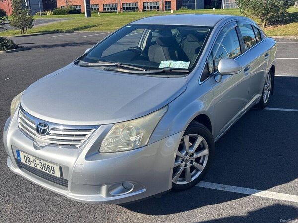 Toyota Avensis Saloon, Diesel, 2009, Silver