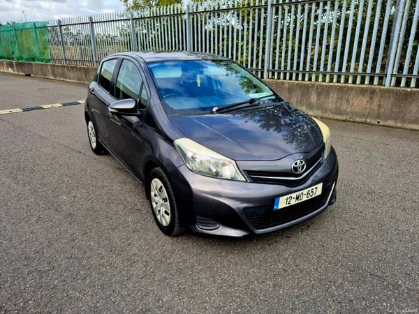 Toyota Yaris Hatchback, Petrol, 2012, Grey
