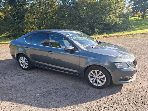 Skoda Octavia Saloon, Diesel, 2019, Grey