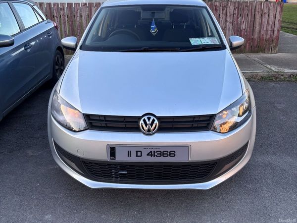 Volkswagen Polo Hatchback, Petrol, 2011, Silver