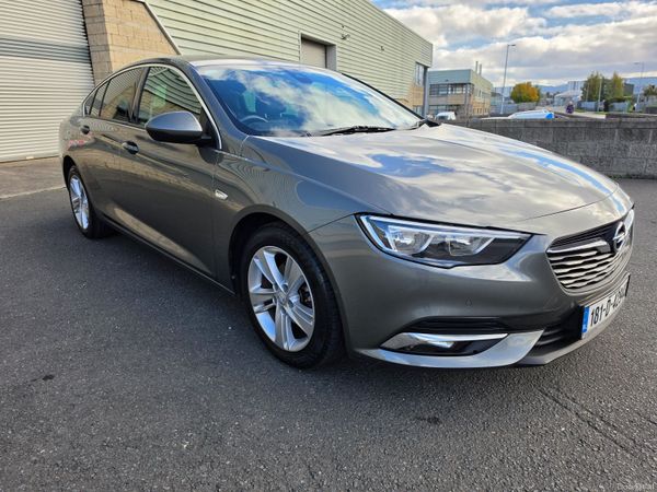 Opel Insignia Hatchback, Diesel, 2018, Grey