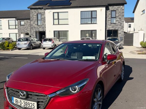 Mazda Mazda3 Hatchback, Petrol, 2018, Red