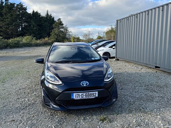 Toyota Aqua Hatchback, Petrol Hybrid, 2017, Black