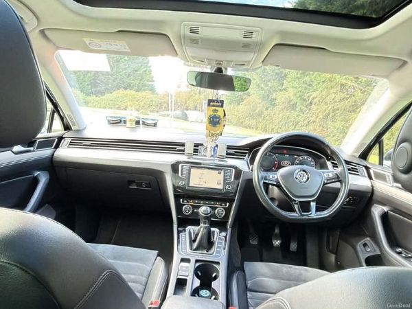 Volkswagen Passat Saloon, Diesel, 2017, Blue