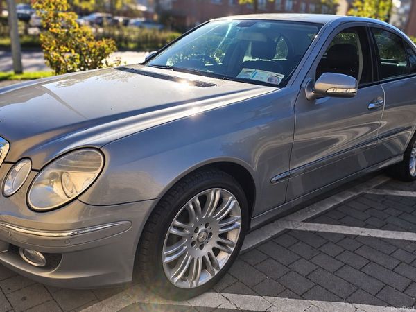 Mercedes-Benz E-Class Saloon, Petrol, 2009, Silver