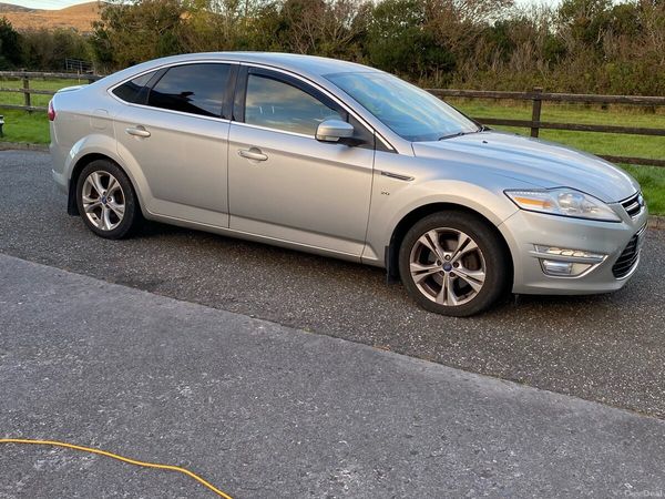 Ford Mondeo Hatchback, Diesel, 2011, Silver