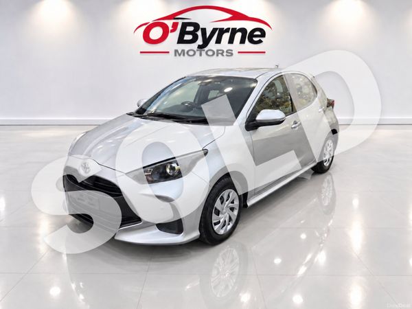 Toyota Yaris Hatchback, Petrol, 2022, Silver