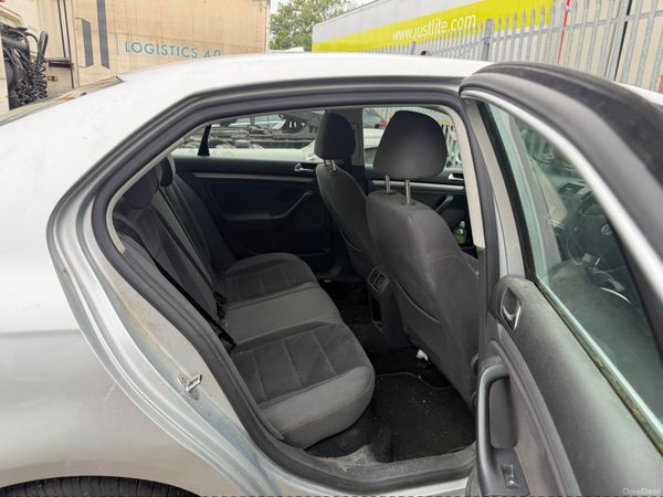 Volkswagen Jetta Saloon, Diesel, 2008, Silver