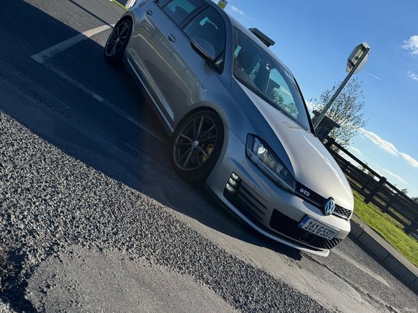 Volkswagen Golf Hatchback, Diesel, 2016, Silver