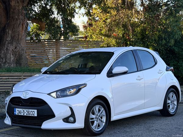Toyota Yaris Hatchback, Petrol Hybrid, 2024, White