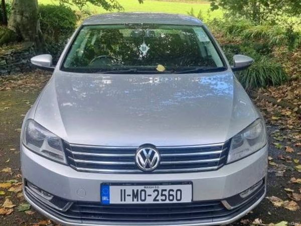 Volkswagen Passat Saloon, Diesel, 2011, Silver