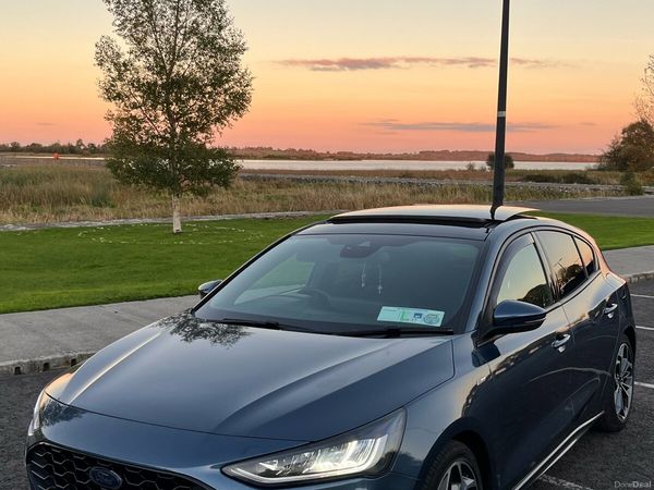 Ford Focus Hatchback, Diesel, 2024, Blue