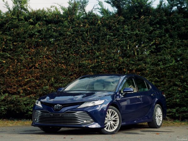 Toyota Camry Saloon, Petrol Hybrid, 2017, Blue