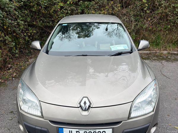 Renault Megane Hatchback, Diesel, 2011, Gold