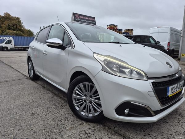 Peugeot 208 Hatchback, Petrol, 2016, White