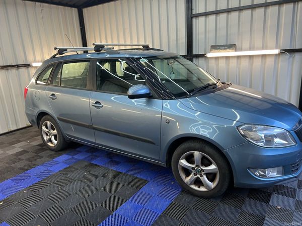Skoda Fabia Estate/Jeep, Petrol, 2011, Grey