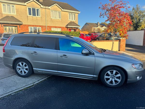 Volvo V70 Estate, Diesel, 2014, Gold