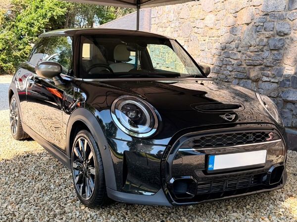 Mini Cooper Hatchback, Petrol, 2022, Black