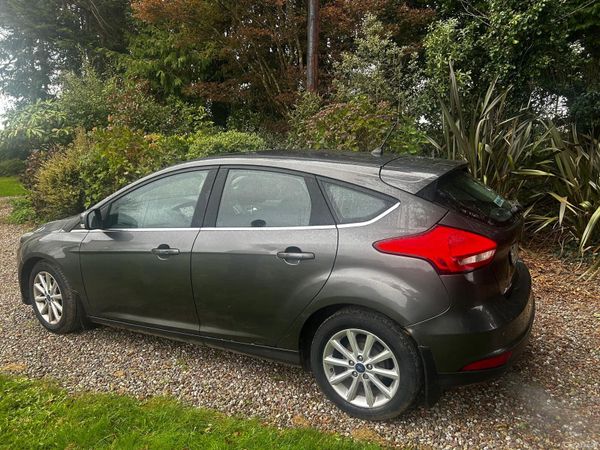 Ford Focus Hatchback, Diesel, 2017, Grey