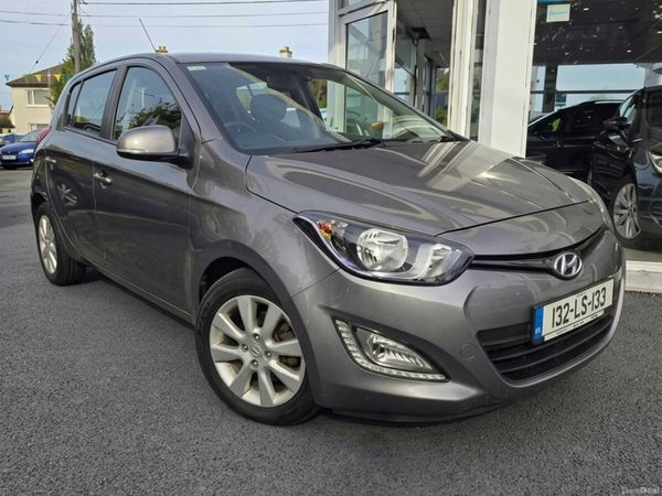 Hyundai i20 Hatchback, Petrol, 2013, Grey