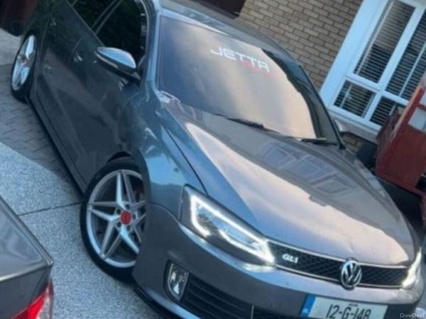 Volkswagen Jetta Saloon, Diesel, 2012, Grey