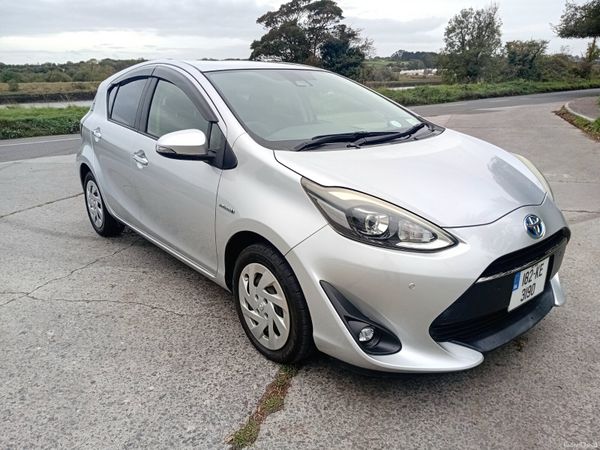 Toyota Aqua Hatchback, Petrol Hybrid, 2018, Silver